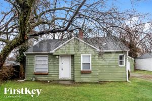 featured image of 3314 E 42nd St