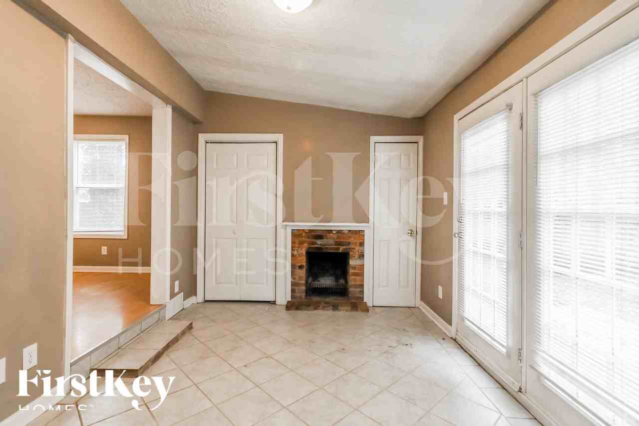 3314 E 42nd St - Photo 3 of 15