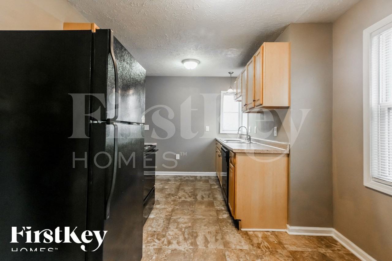 3314 E 42nd St - Photo 6 of 15