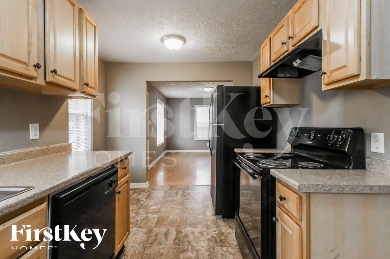 3314 E 42nd St - Photo 7 of 15