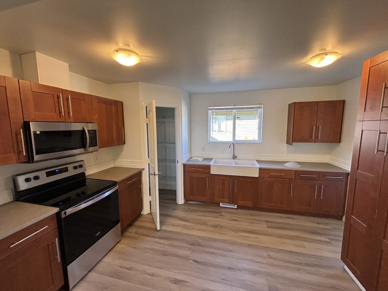 Highlands - 11208 51 ST NW Main - Photo 5 of 22