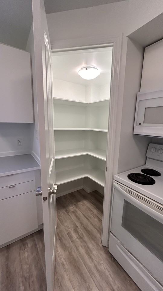 Newton - 12030 54 ST NW Bsmt - Photo 6 of 15
