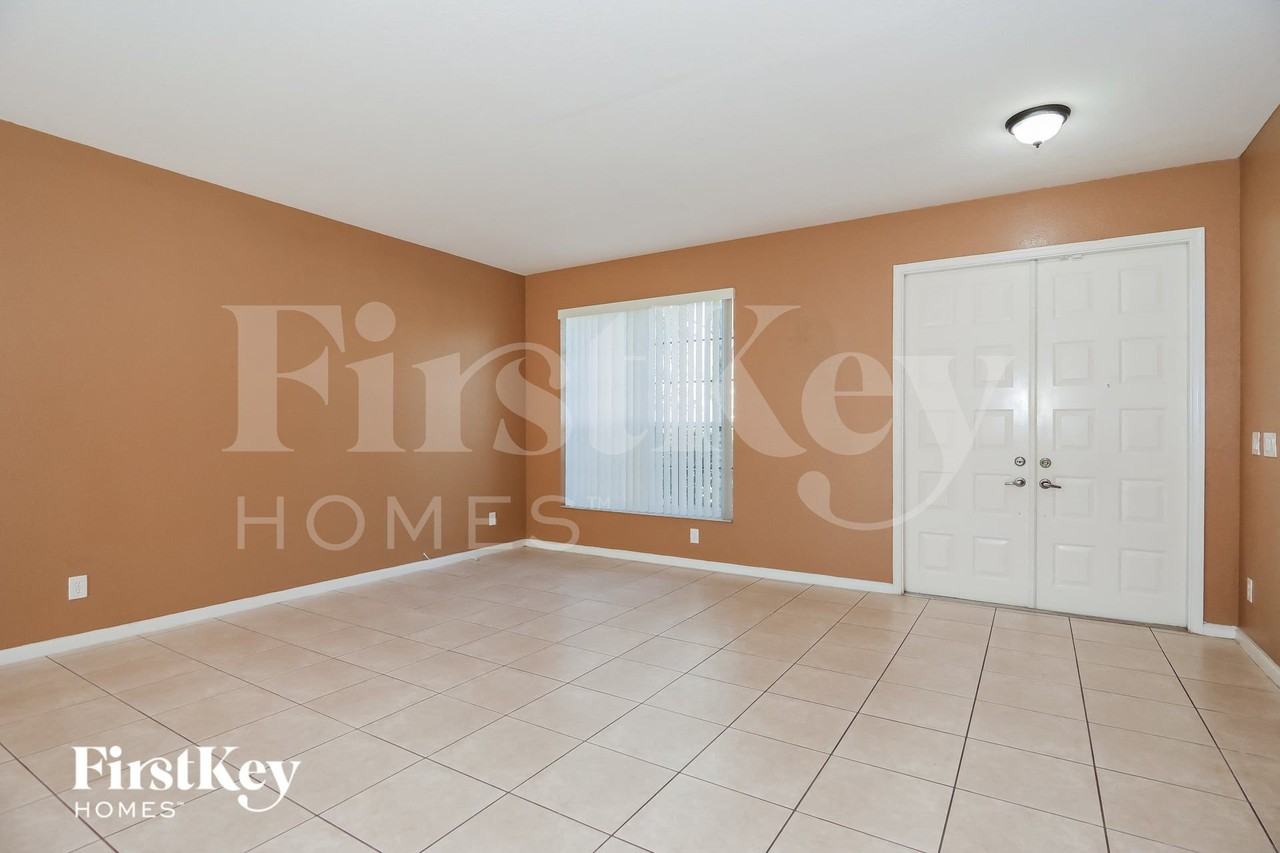 17904 Swstreet - Photo 2 of 15