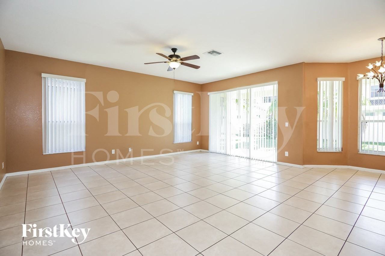 17904 Swstreet - Photo 4 of 15