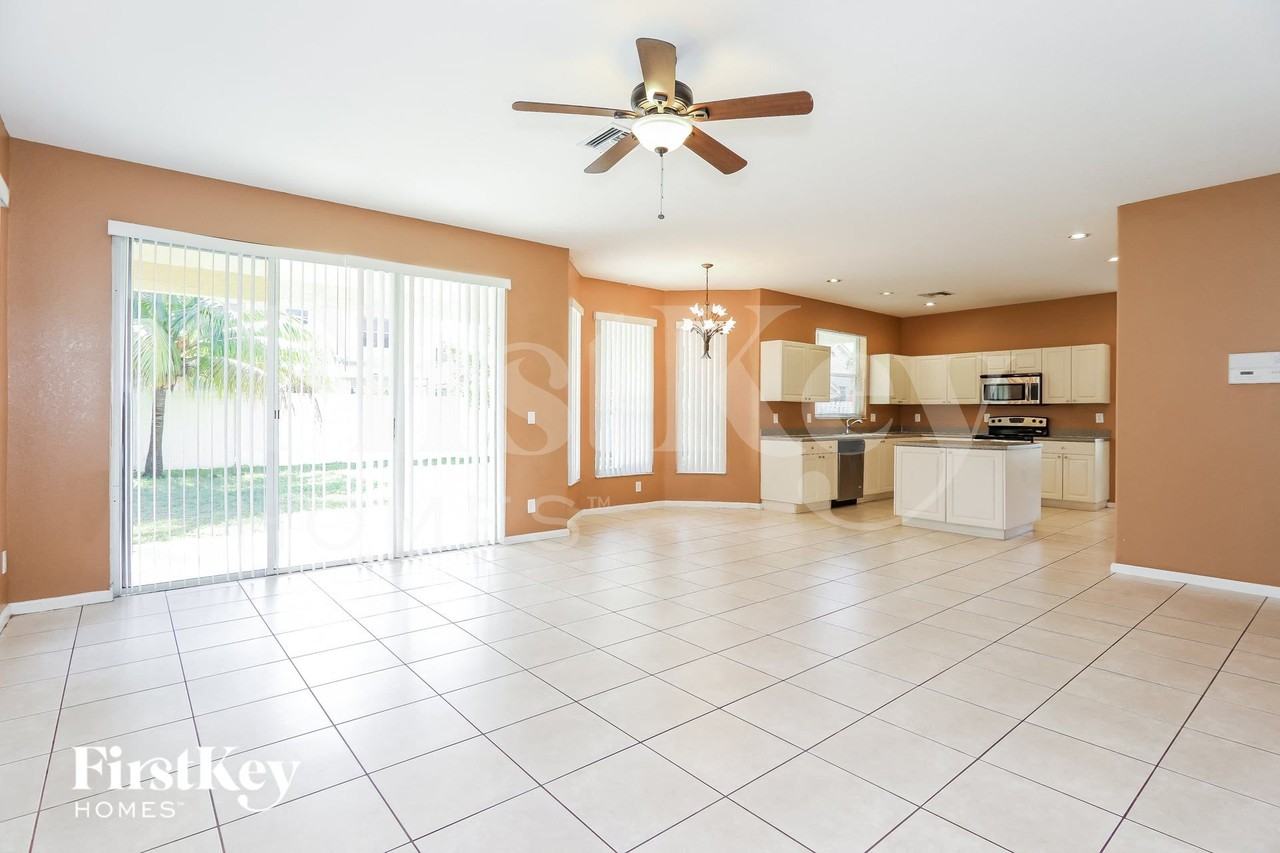 17904 Swstreet - Photo 5 of 15