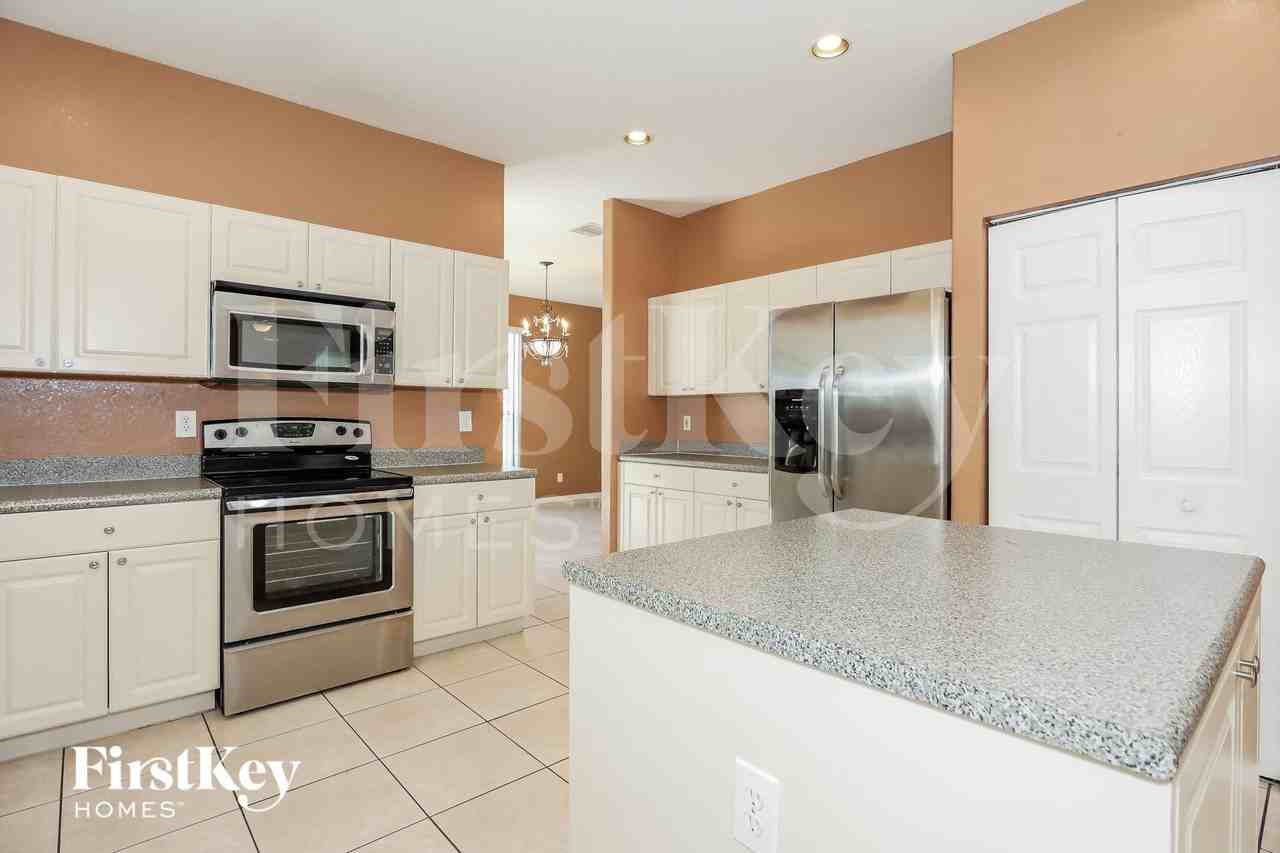 17904 Swstreet - Photo 7 of 15