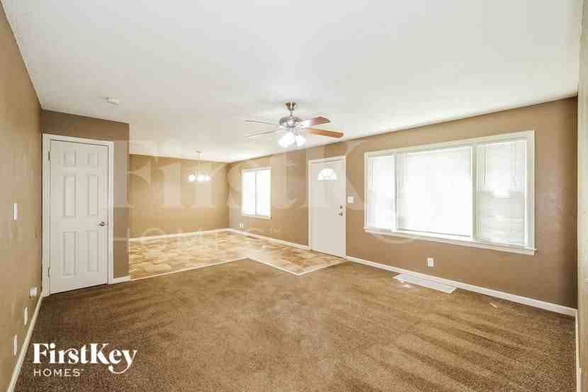 10012 E 68th Ter - Photo 3 of 16