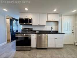 featured image of 164 Charles St #1