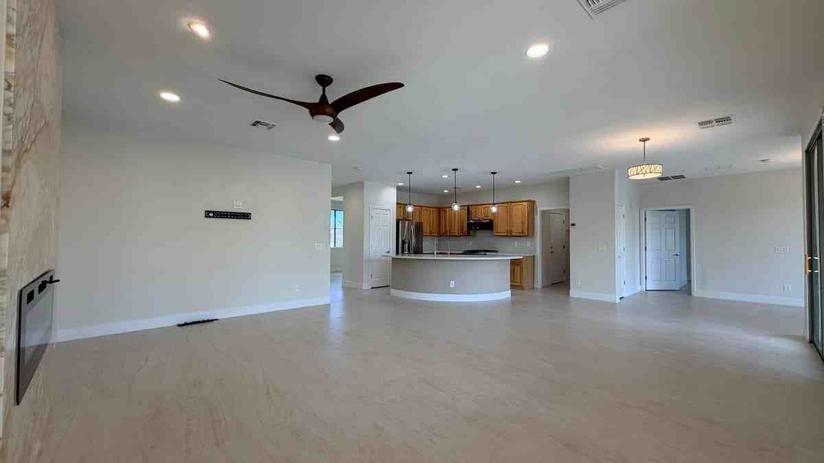 42428 W Constellation Dr - Photo 4 of 42