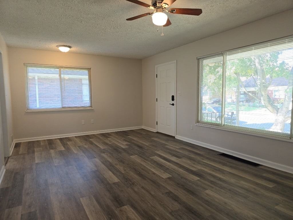 1748 Darst Ave - Photo 2 of 20