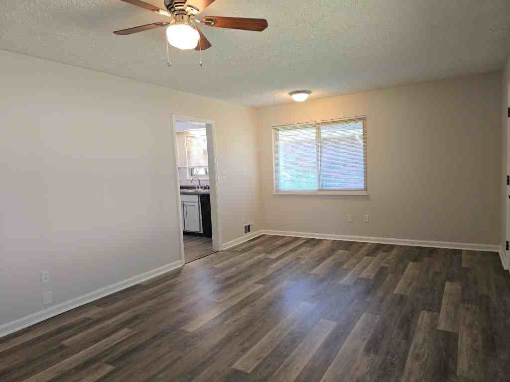1748 Darst Ave - Photo 6 of 20