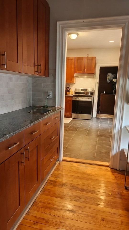 40 Russell St #2 - Photo 3 of 7