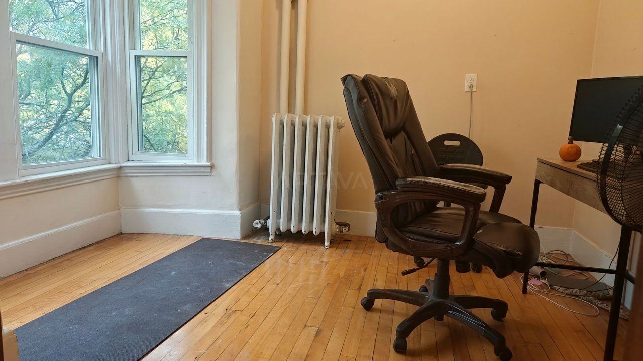 40 Russell St #2 - Photo 5 of 7