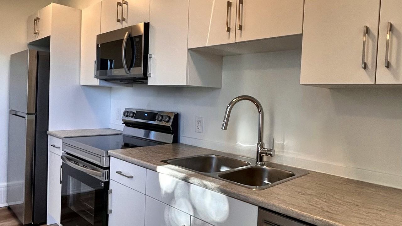 12021 55 St Nw - Photo 2 of 14