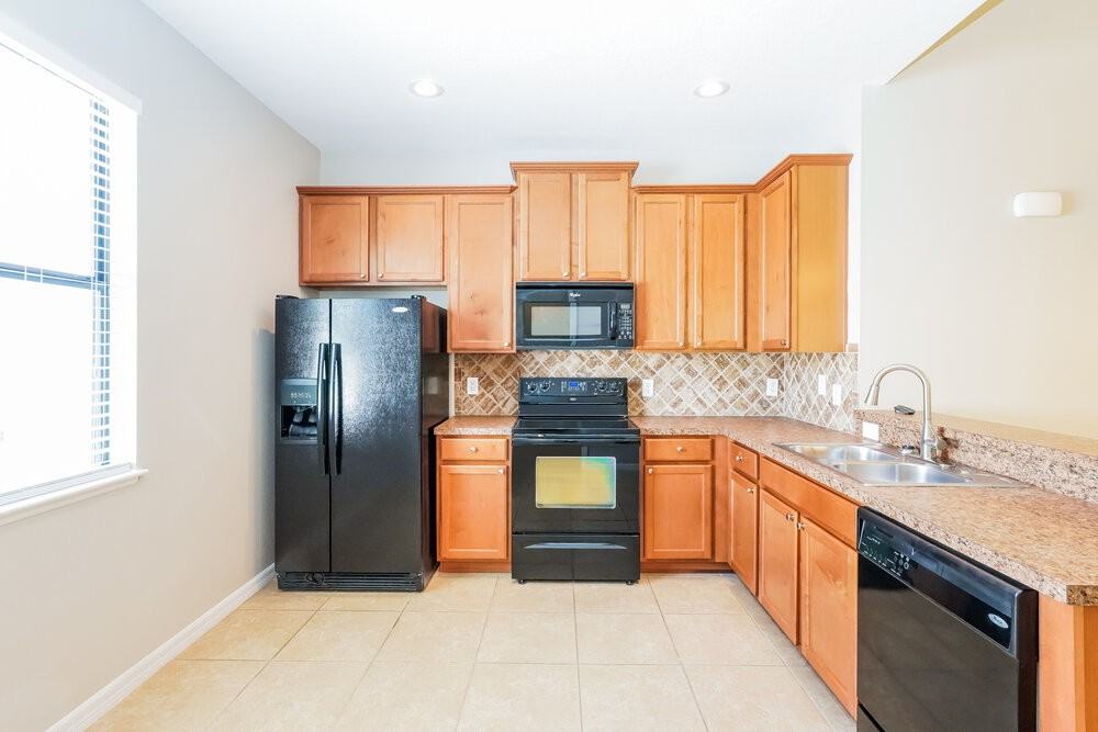 2191 Queenstown Dr - Photo 6 of 16