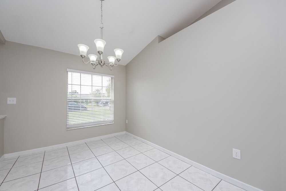 723 Del Rio Way - Photo 5 of 16