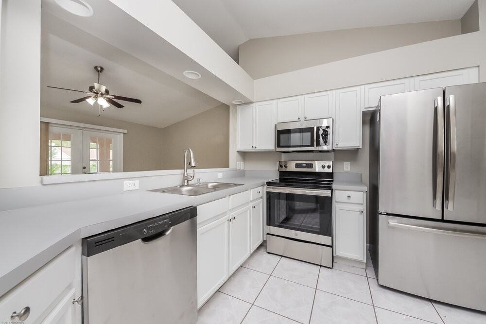 723 Del Rio Way - Photo 6 of 16