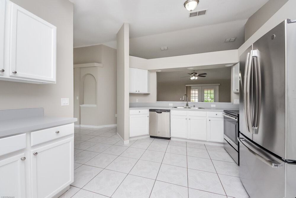 723 Del Rio Way - Photo 7 of 16