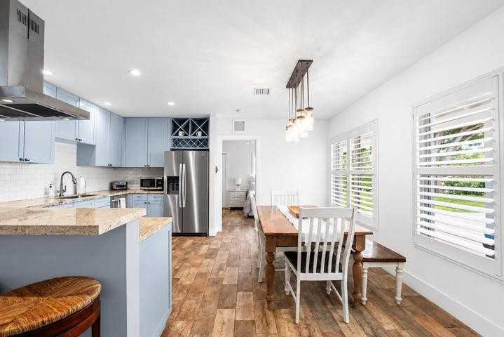 462 Tequesta Drive - Photo 5 of 20