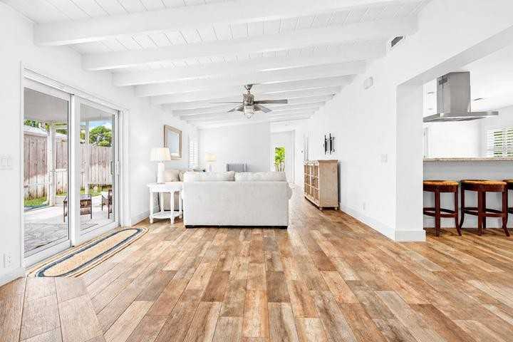 462 Tequesta Drive - Photo 7 of 20