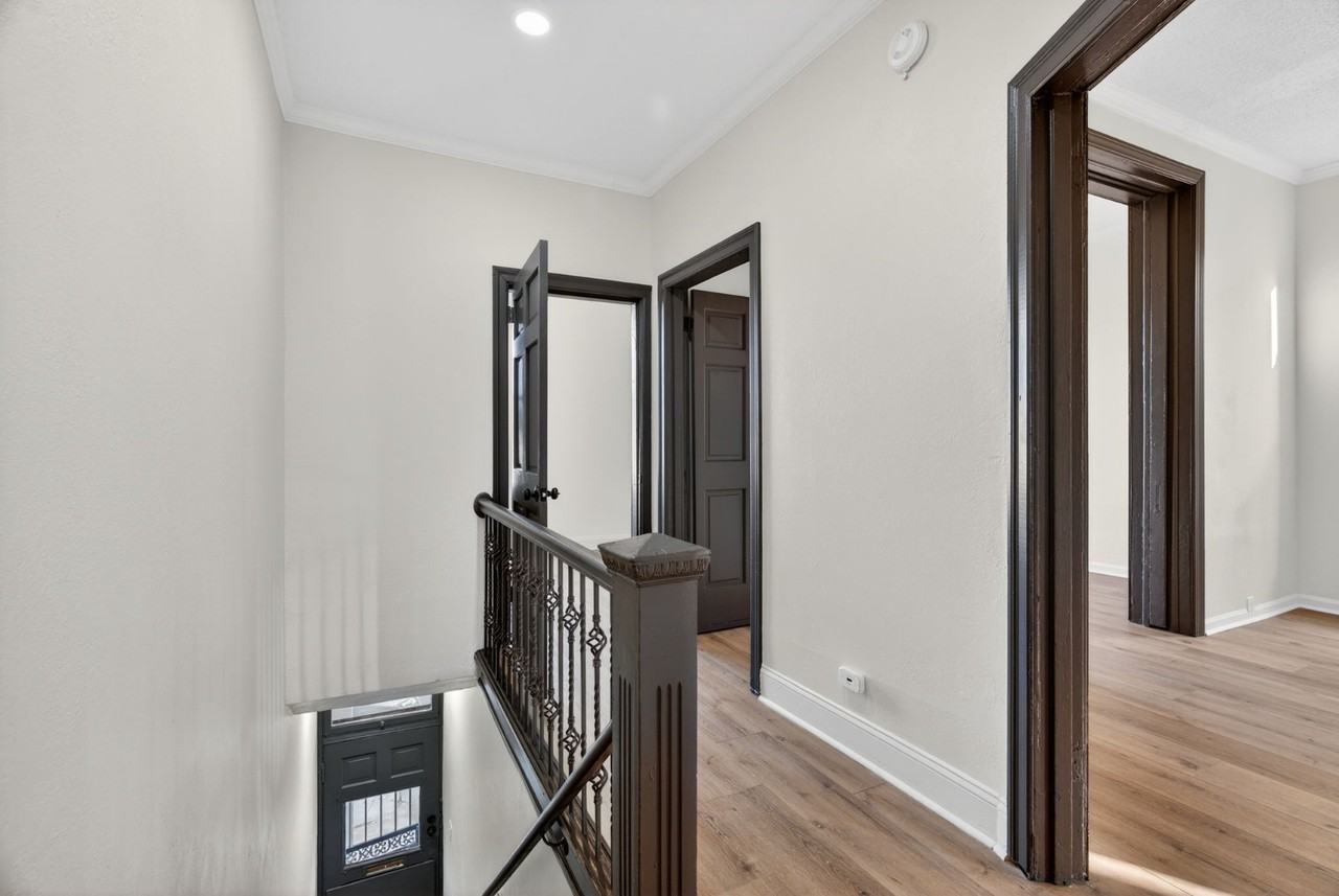3931 S Compton Ave - Photo 6 of 31
