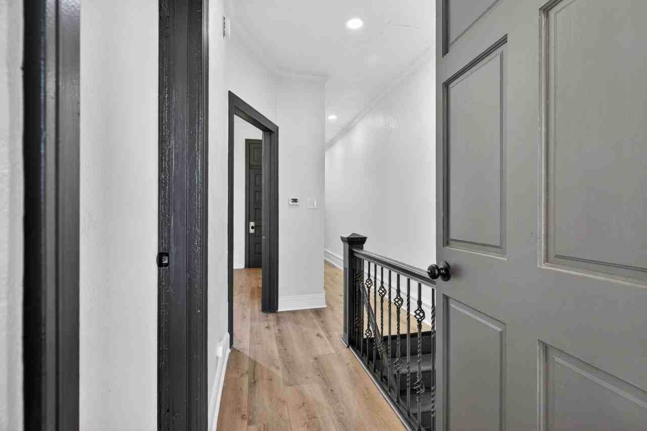 3931 S Compton Ave - Photo 7 of 31