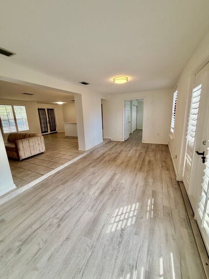 4346 Murdock Ave - Photo 7 of 19