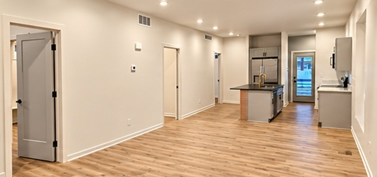 104 S Kansas St - Photo 2 of 7
