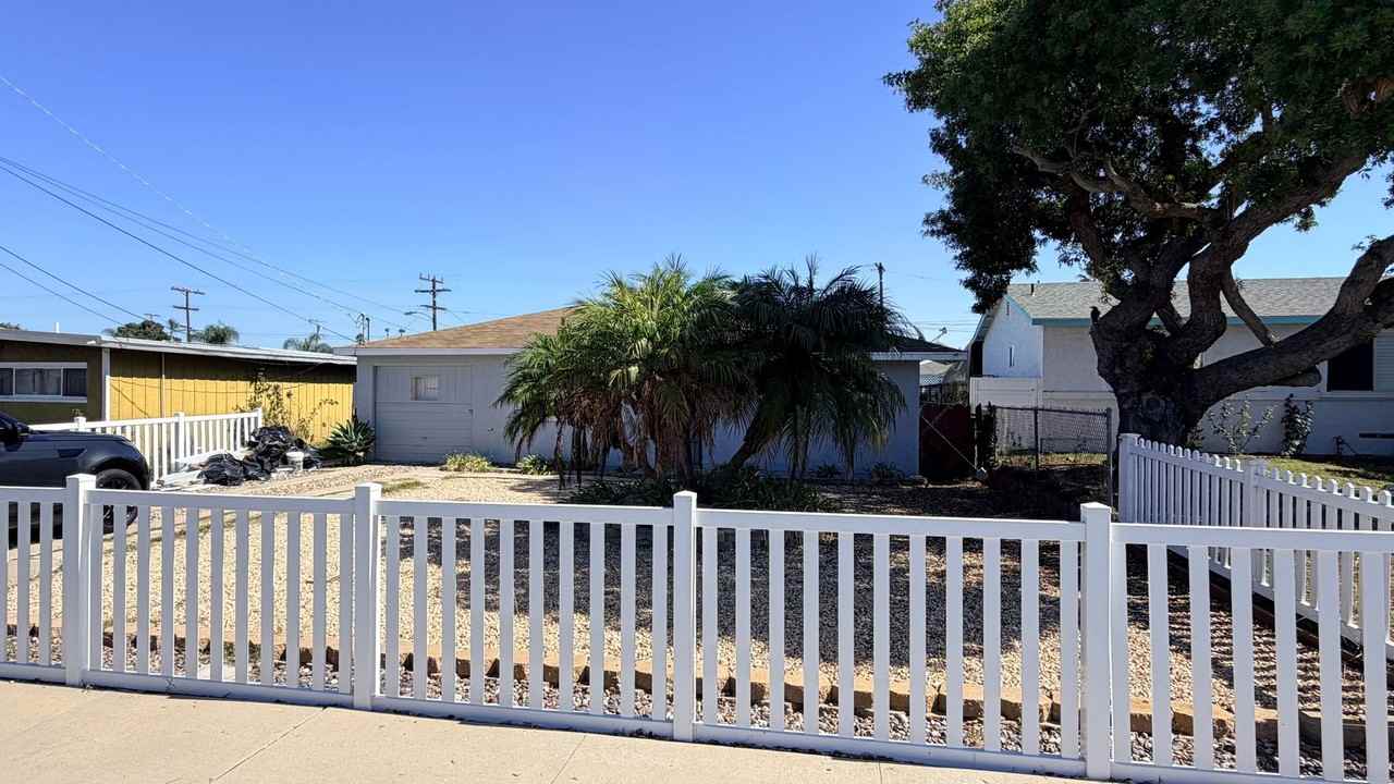 1055 11th St - Photo 2 of 13