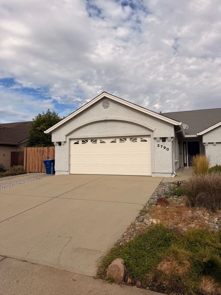 2790 Blue Bell Dr - Photo 3 of 26