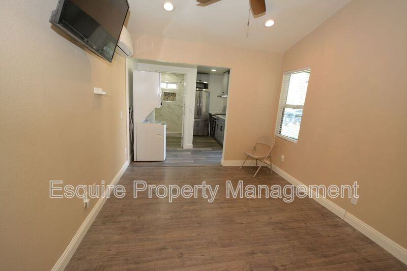 850 1/2 Aileen St - Photo 6 of 10