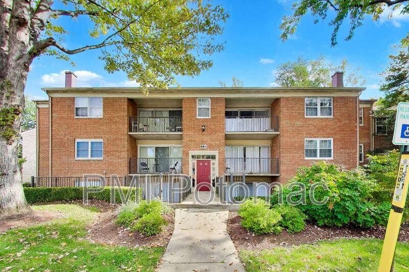 884 College Pkwy #101