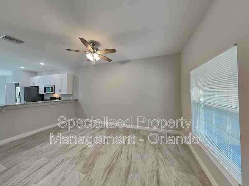 1002 Dampierre Ct #B - Photo 2 of 16