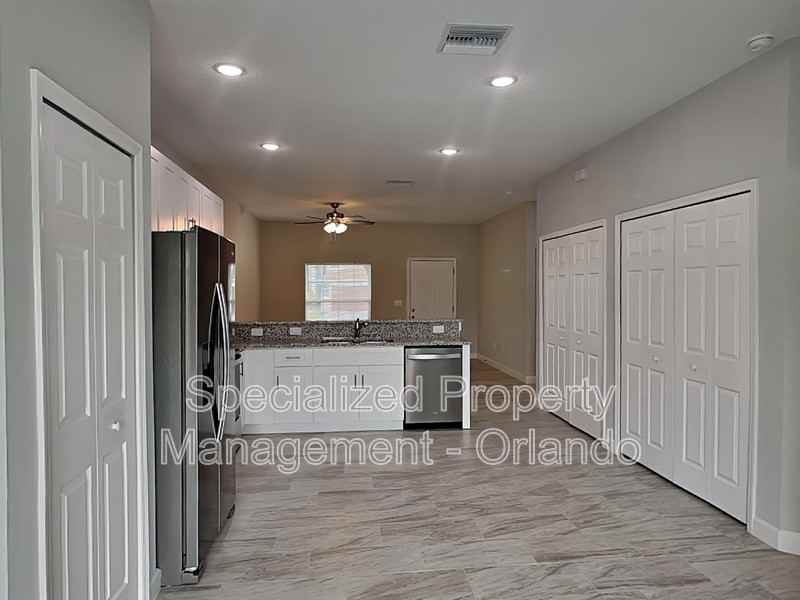 1002 Dampierre Ct #B - Photo 3 of 16