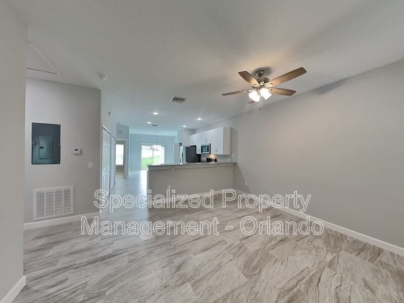 1002 Dampierre Ct #B - Photo 4 of 16