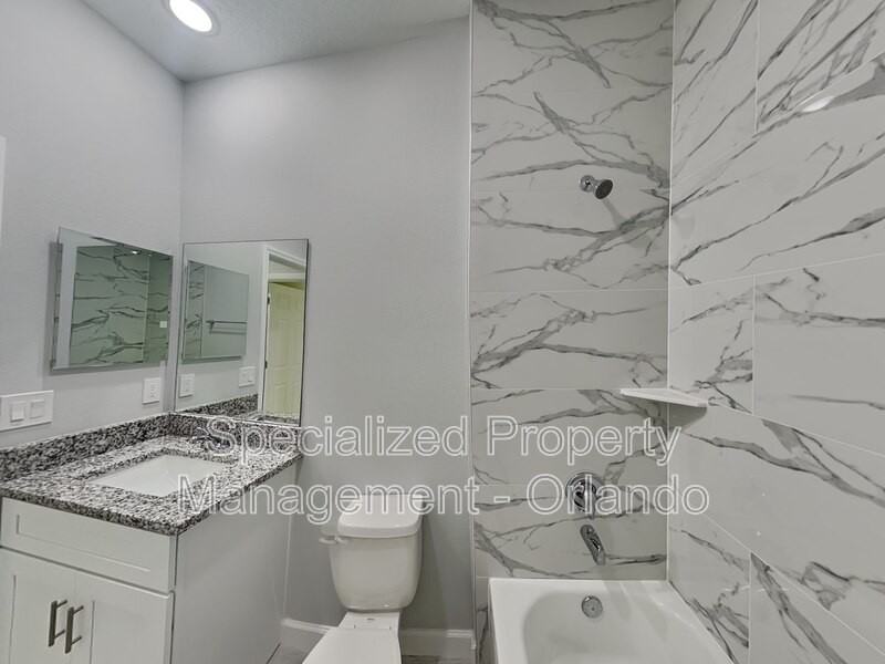 1002 Dampierre Ct #B - Photo 6 of 16