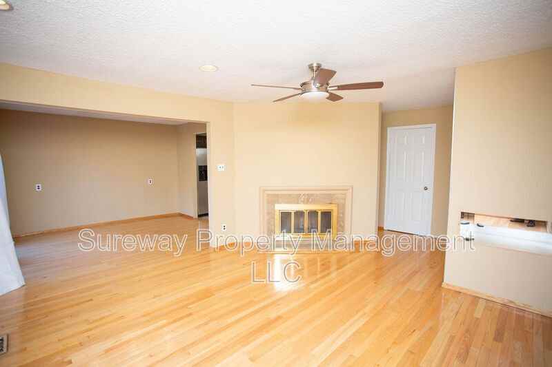201 Society Hill Blvd - Photo 6 of 34