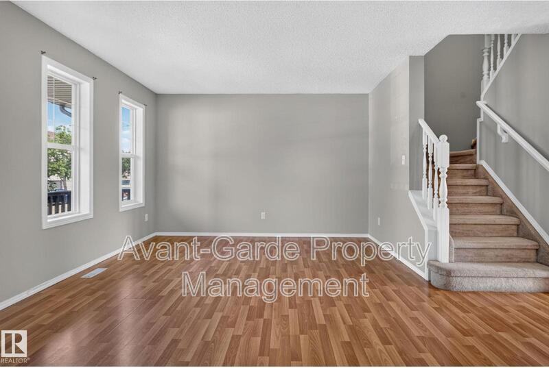 8923 173 Ave Nw - Photo 4 of 15