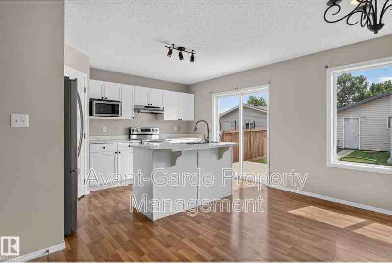 8923 173 Ave Nw - Photo 6 of 15