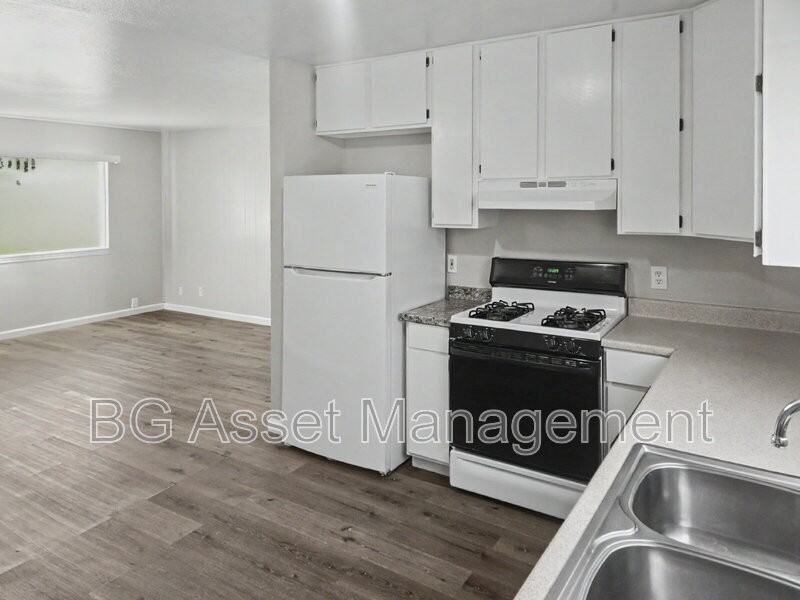 1691 Hayes St - Photo 5 of 16