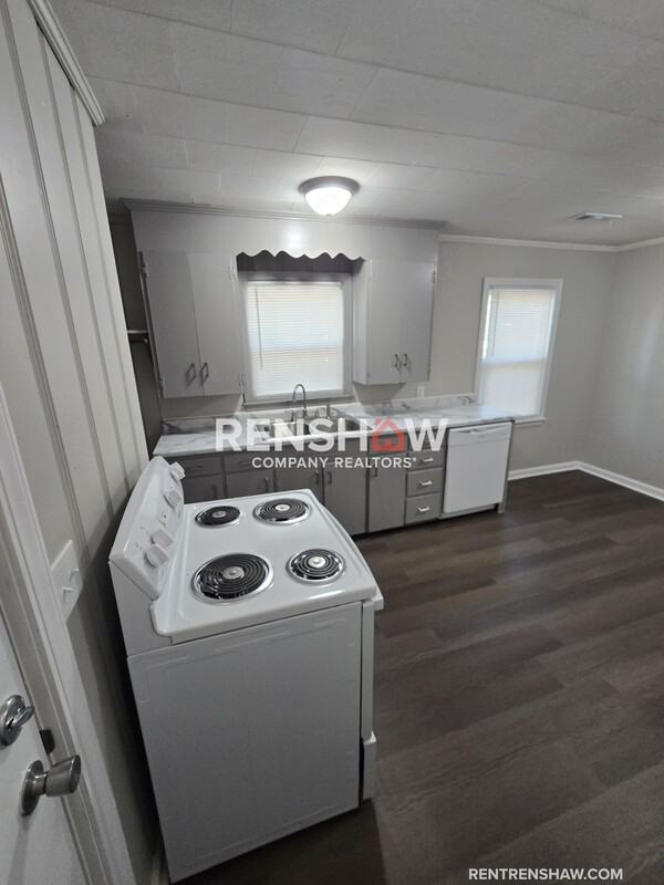 207 S Cox St - Photo 2 of 12