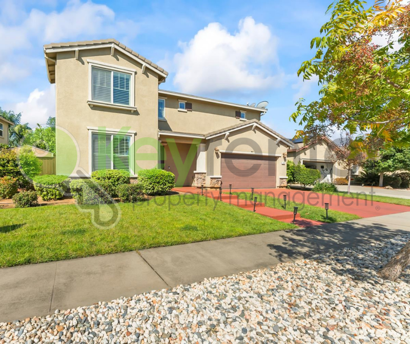 1552 Flora Way - Photo 2 of 39
