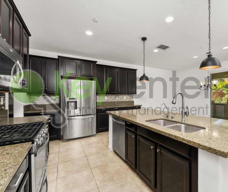 1552 Flora Way - Photo 7 of 39