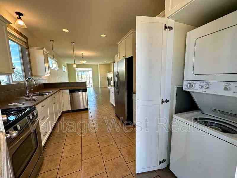 2810A Glenway Crt - Photo 4 of 33