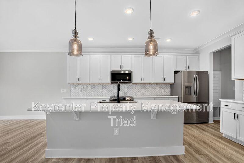 5206 Maple Blossom Trl - Photo 7 of 46