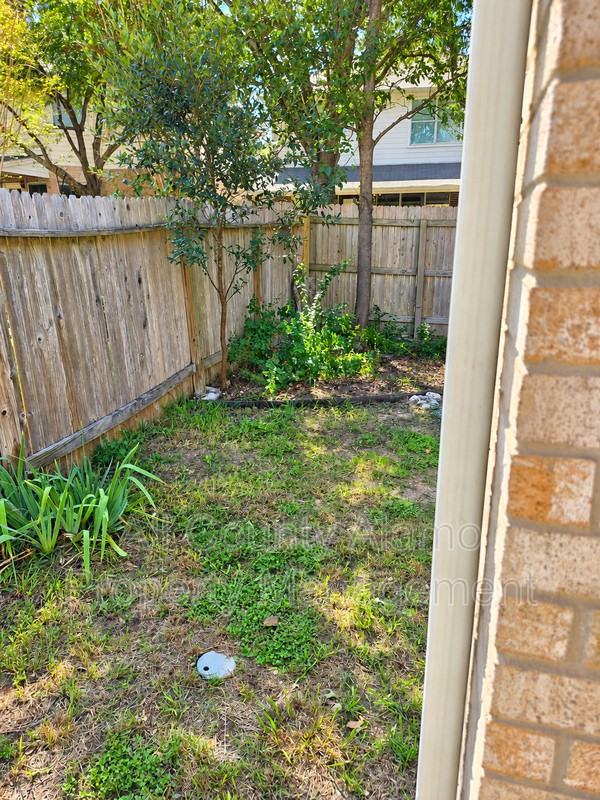 626 Rexton Ln - Photo 7 of 36