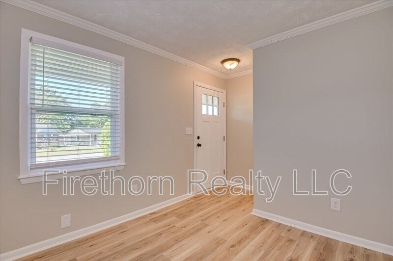 2833 Glenn Hills Cir - Photo 5 of 29