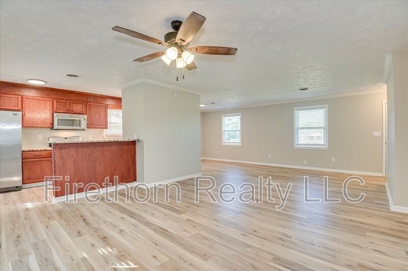 2833 Glenn Hills Cir - Photo 7 of 29