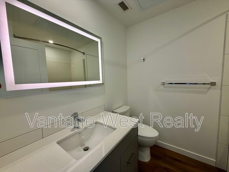 1201 Devonshire Ave - Photo 4 of 14