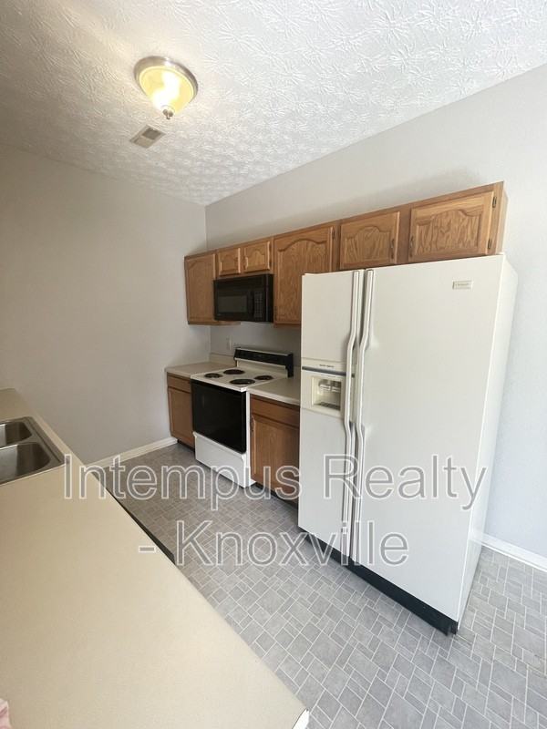 4444 Broadmeadow Way - Photo 2 of 21